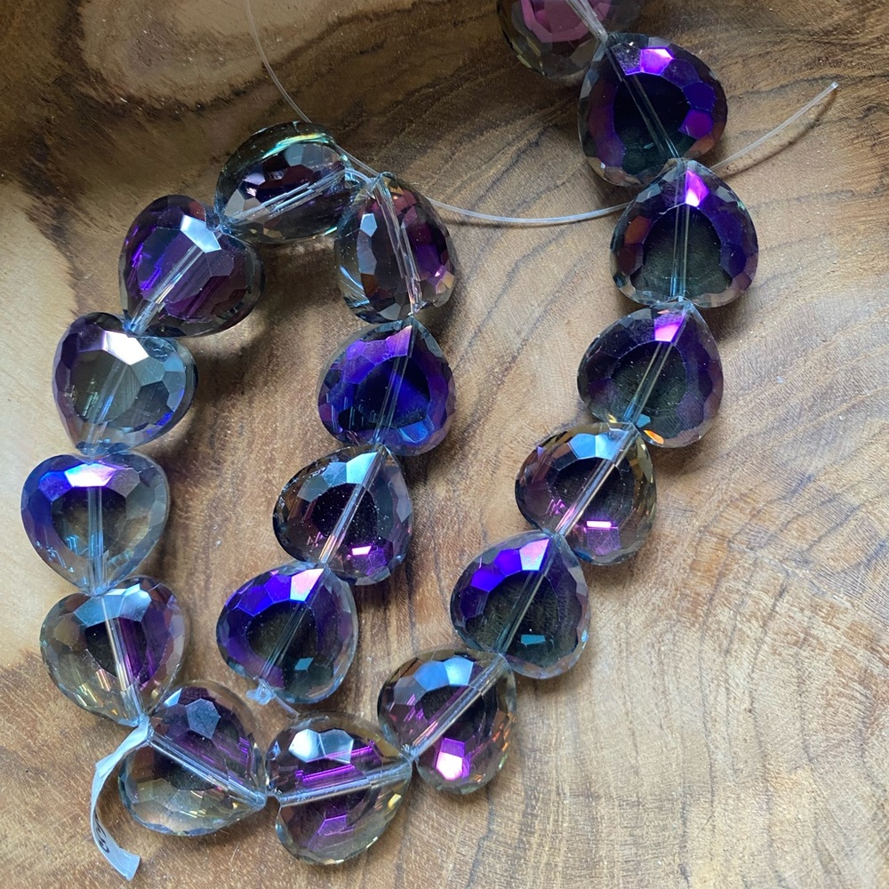 NWT Gorgeous Aurora Borealis Crystal Heart Shaped Beads 18 on Strand